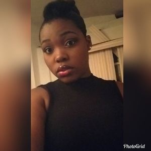 Meet your Posher, Derlie